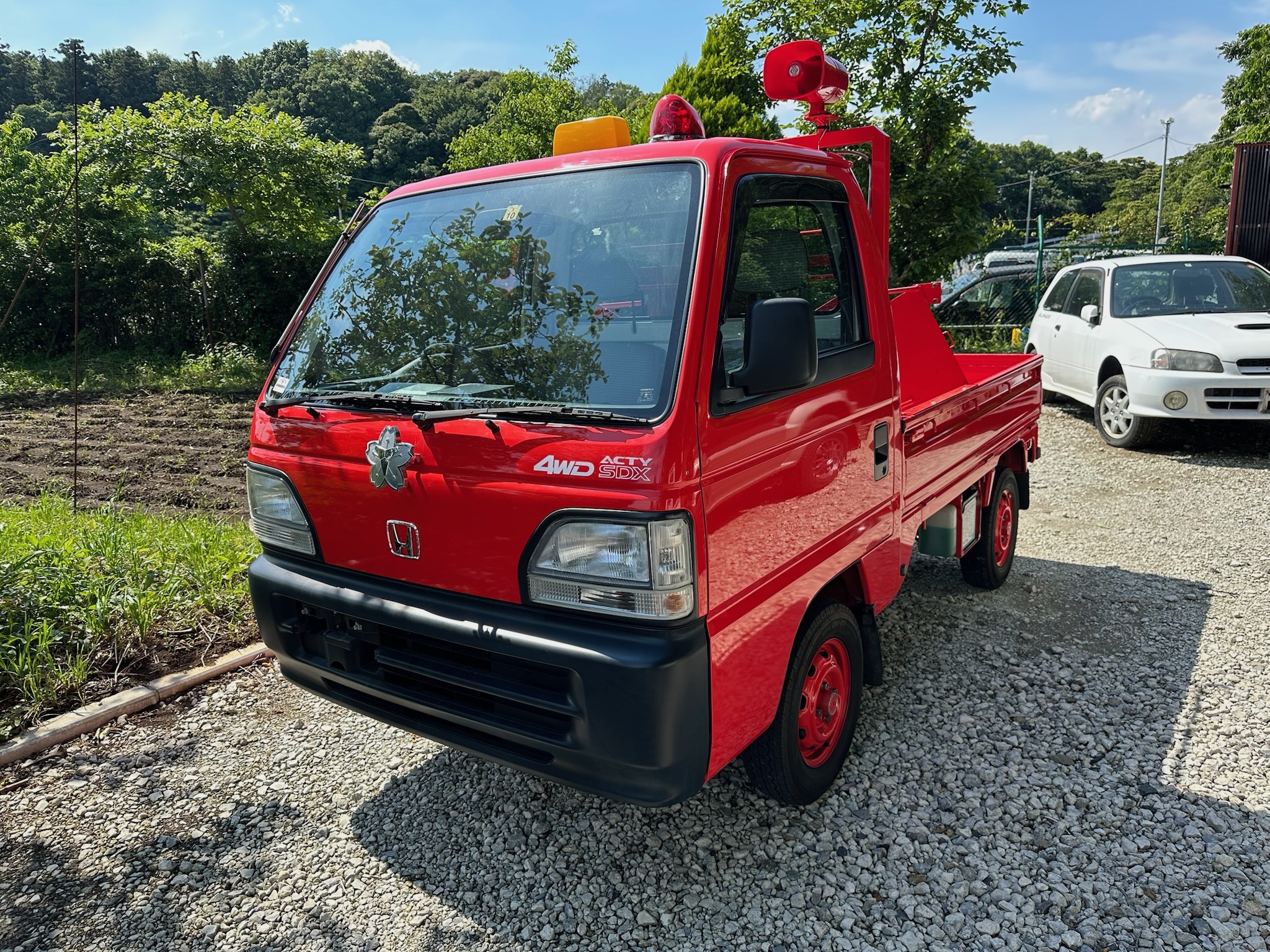 働く車